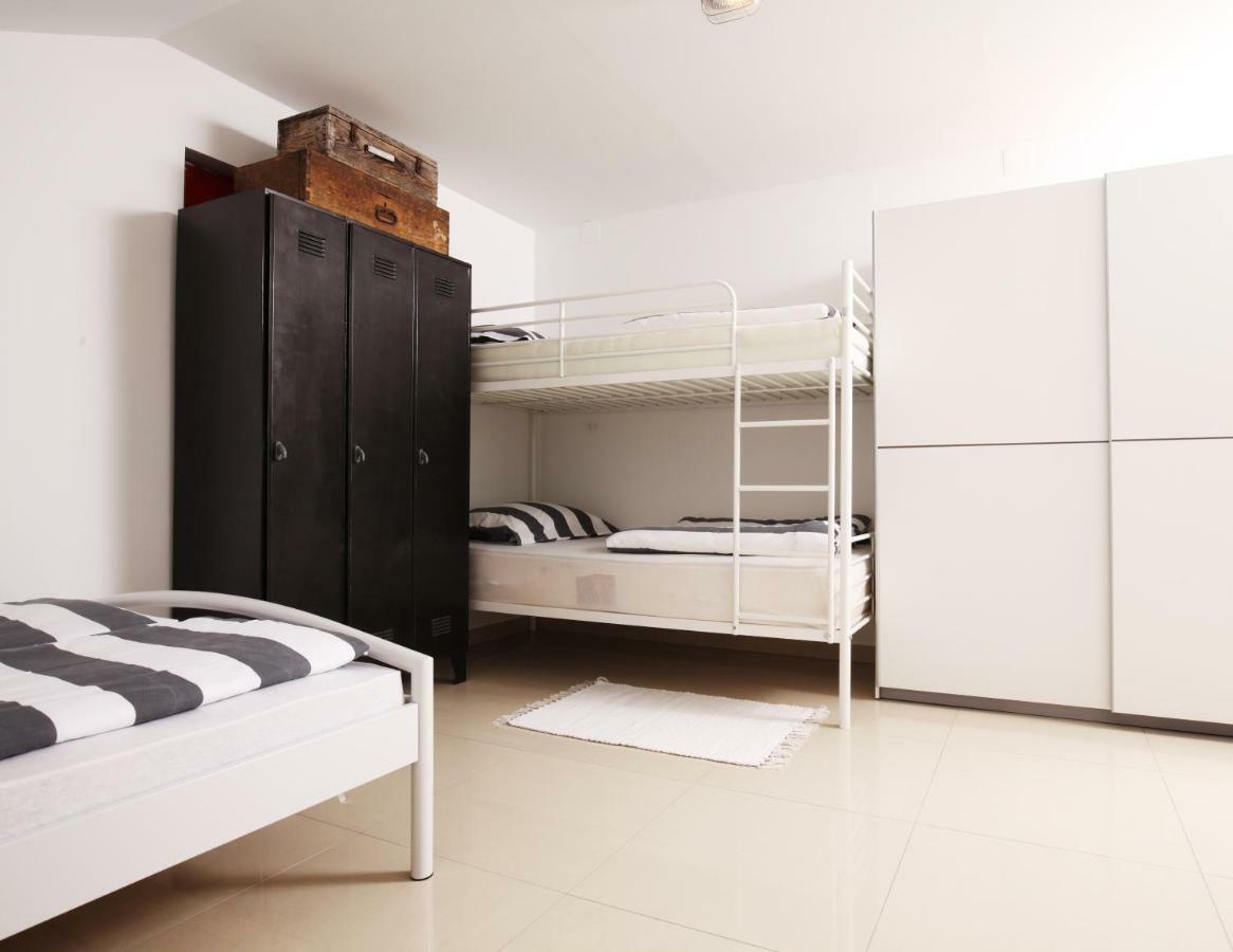 Eagle'S Nest Hostel Postojna Luaran gambar
